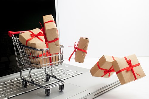 holiday season/buying gifts online image