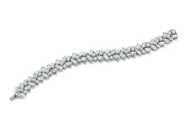 6 Top Jewelry Trends For 2023 1 imgi 5 1 harry winston cluster diamond bracelet