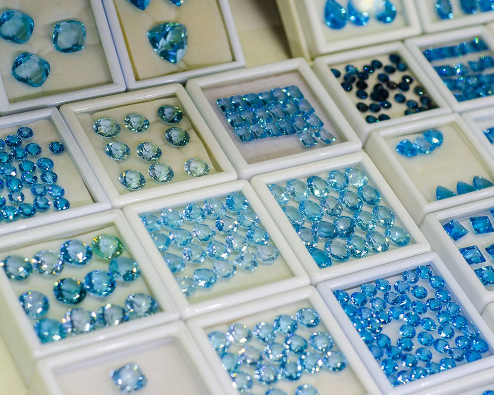 December Birthstone Guide for Retailers – Tanzanite, Zircon & Turquoise 3 BLOG December pictures113025